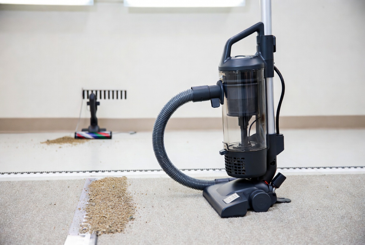 Amazon Basics style upright vacuum Amazon Basics style upright vacuum