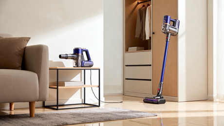 Aspiradores port&aacute;teis e verticais em um apartamento compacto.jpg